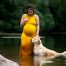 Tierschutzhund beim Babybauch Shooting Beelen NRW